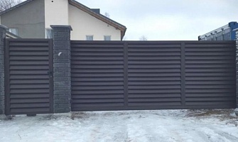 Откатные ворота жалюзи с типом заполнения Модерн 2500х1800 мм