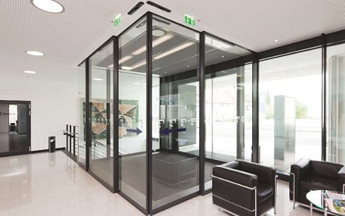 Автоматическая радиусная (полукруглая) стеклянная входная дверь ГЕЗЕ Slimdrive SLV / SLV-FR